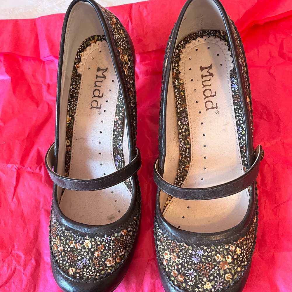 Mary Jane Pumps